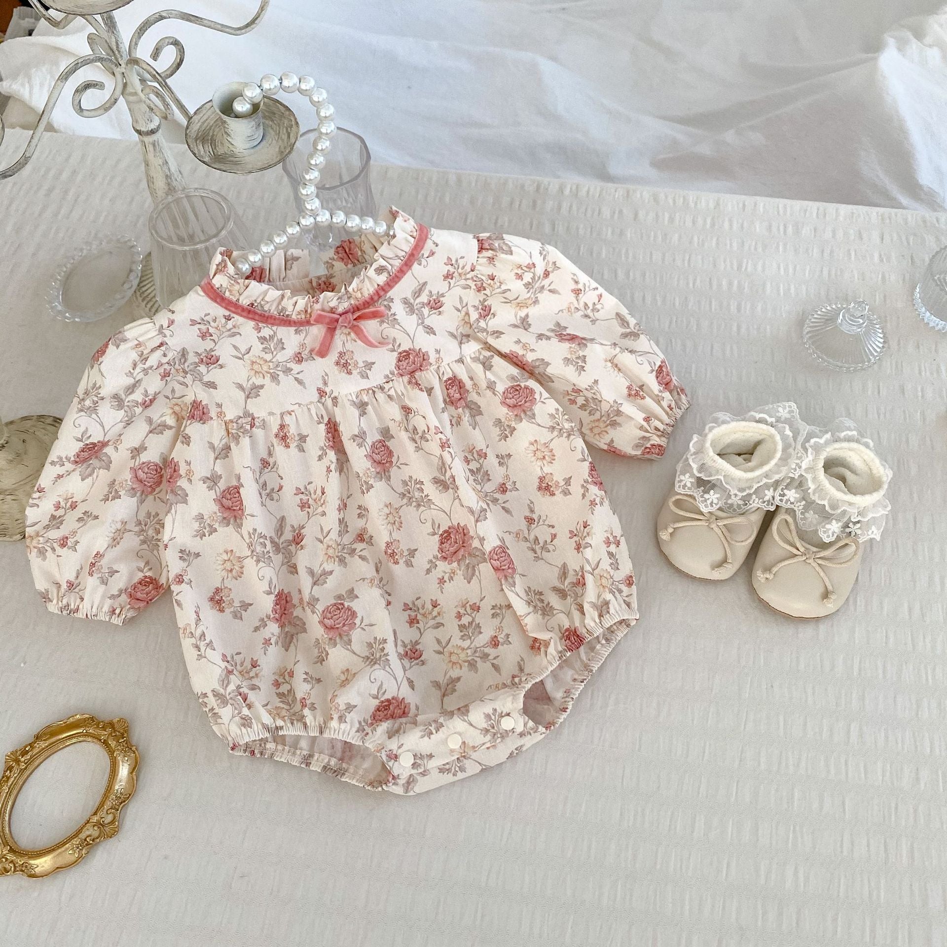 Baby Girl Floral Bow Bodysuit with Stand Collar – Long Sleeve Fall Outfit