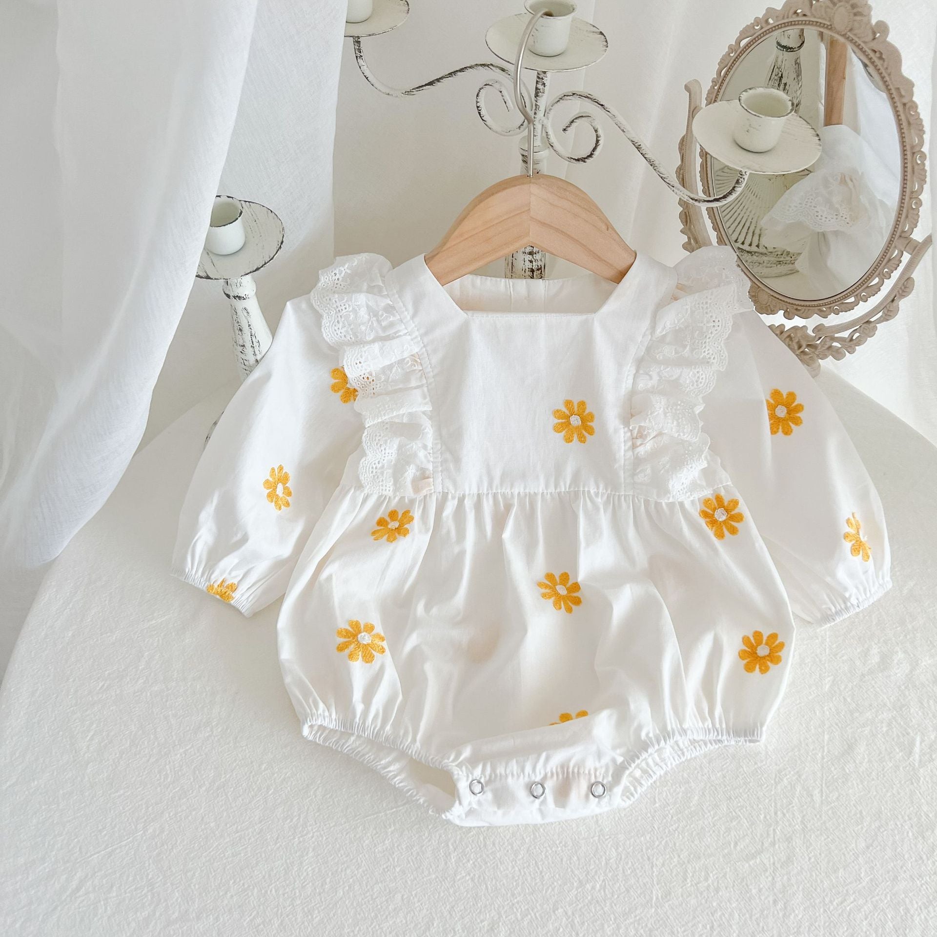 Baby Girl Long Sleeve Daisy Embroidered Bodysuit – Sweet Fall Cotton Outfit