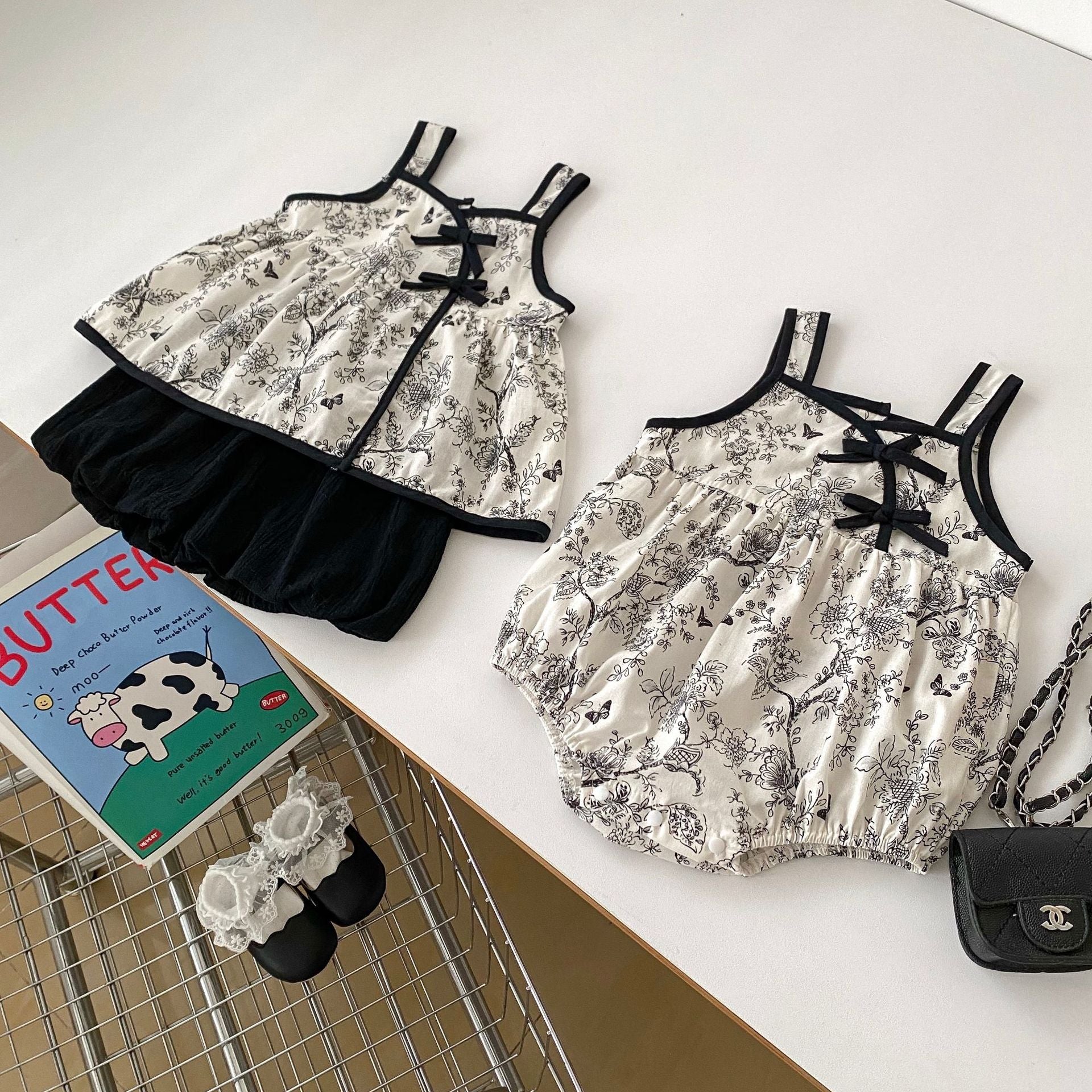 Baby Girl Sleeveless Floral Bodysuit with Frog Buttons – Lightweight Chinese Style Summer Outfit